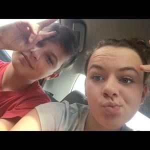 Meet your Posher, Chloe